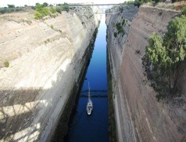 Σαν σήμερα: Εγκαινιάζεται ο Ισθμός της Κορίνθου- Ονειρο 2.300 ετών